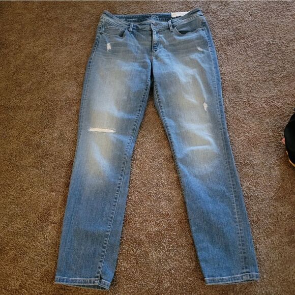 NEW LOFT Ann Taylor 'Curvy Skinny' Distressed Medium Blue Jean - Picture 2 of 13